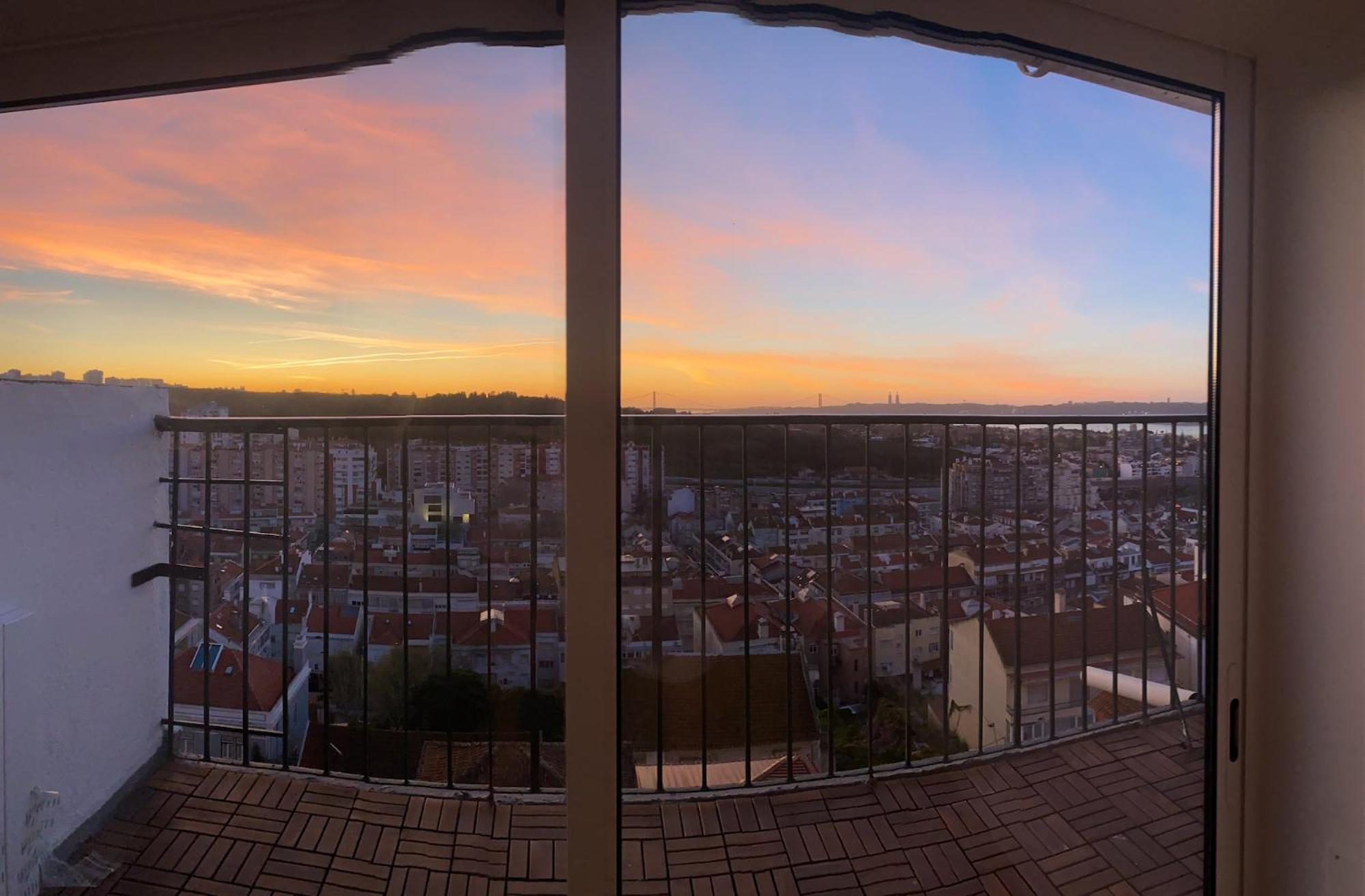 Ideally Located With Perfect Views Algés Eksteriør billede