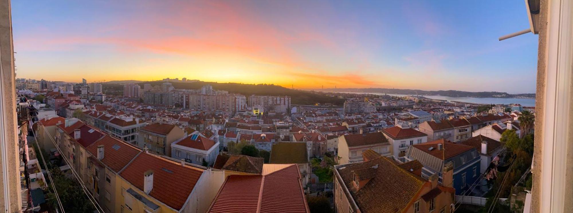 Ideally Located With Perfect Views Algés Eksteriør billede