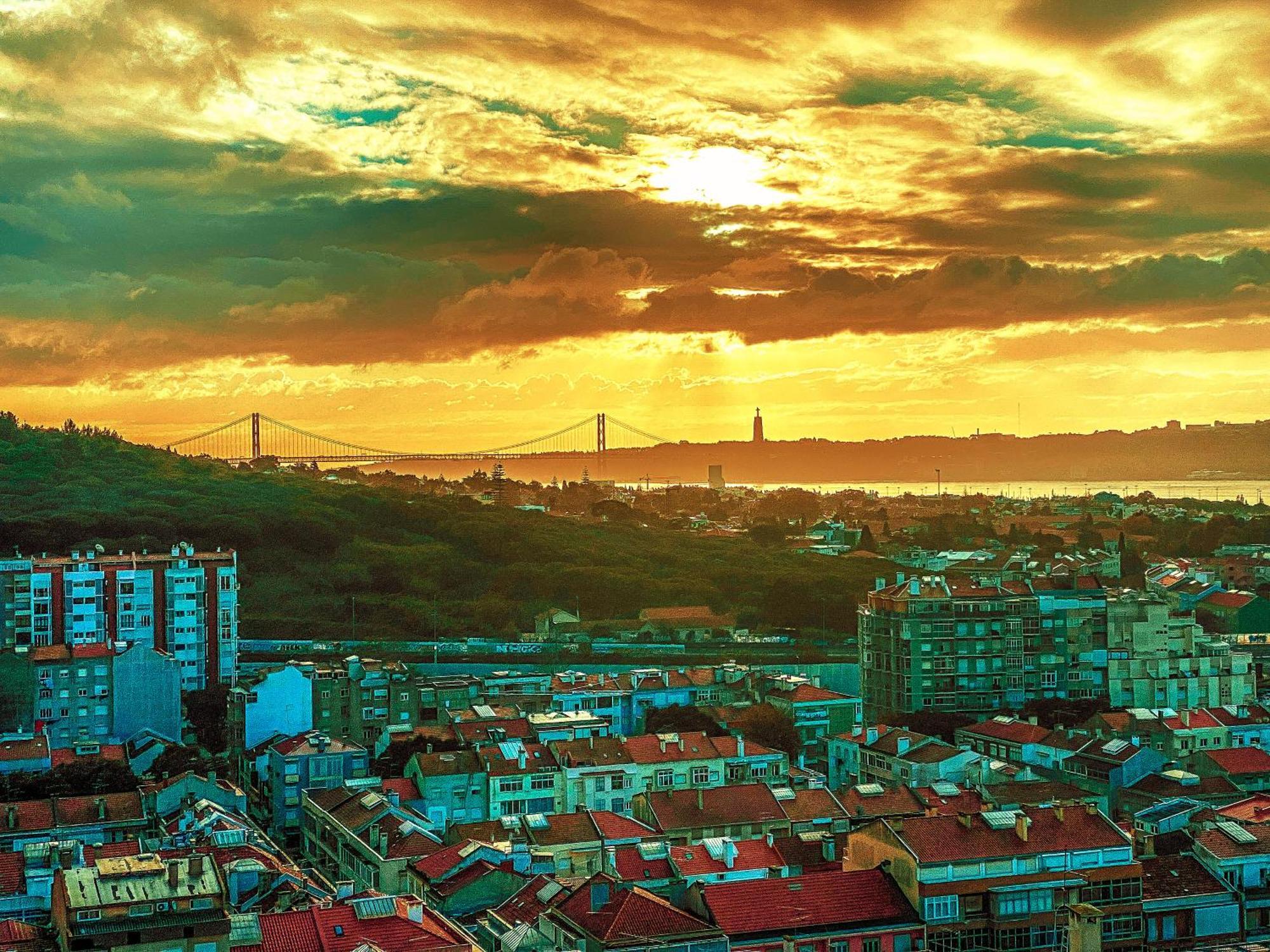 Ideally Located With Perfect Views Algés Eksteriør billede