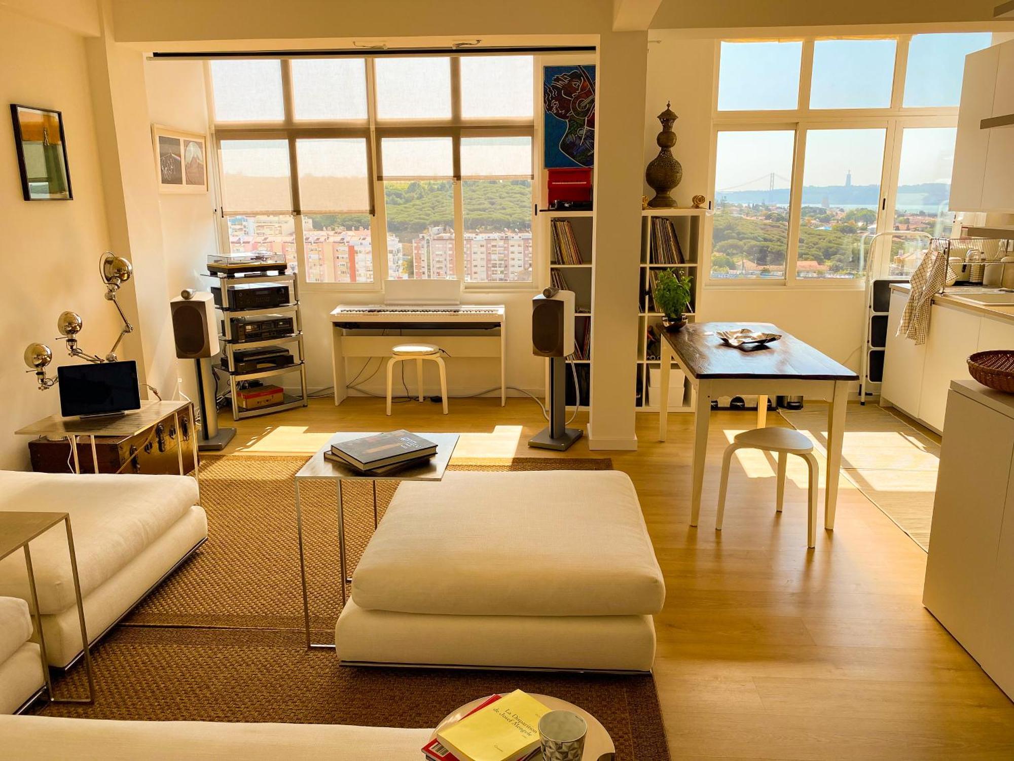 Ideally Located With Perfect Views Algés Eksteriør billede
