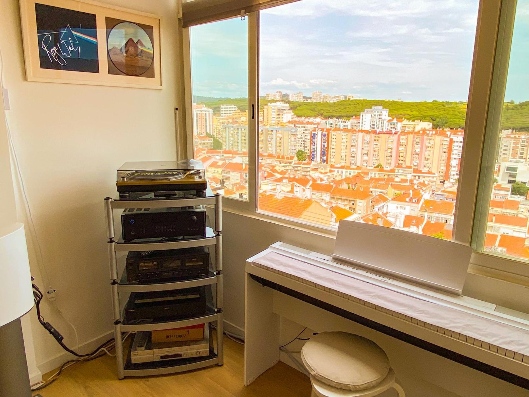 Ideally Located With Perfect Views Algés Eksteriør billede